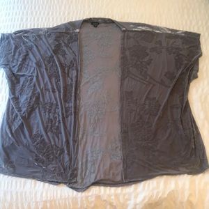 Torrid Floral Shrug in Silver grey burnout size 3 4